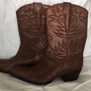 Brown leather boot